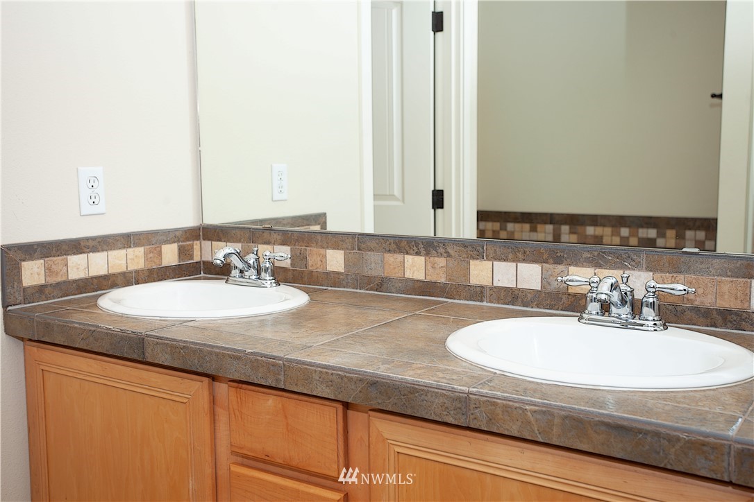 1412 Ridgeview Loop Southwest Tumwater, WA 98512 - Photo 10 of 18 Gallery Image 10