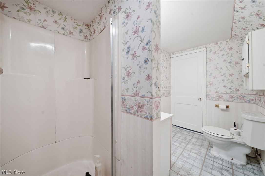 614 Whitney Road Conneaut, OH 44030 - Photo 23 of 34 Upstairs full bathroom