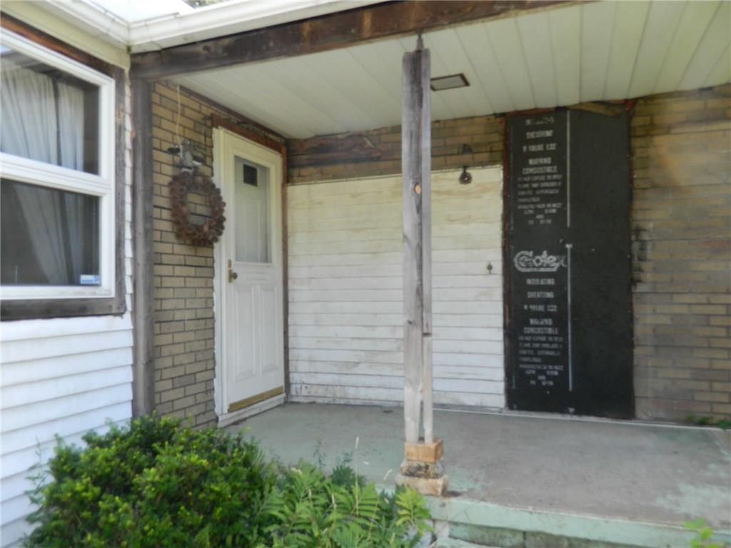 94 Trump Road Cheswick, PA 15024 - Photo 6 of 20 Owner moved entry door to create a better dining room space.