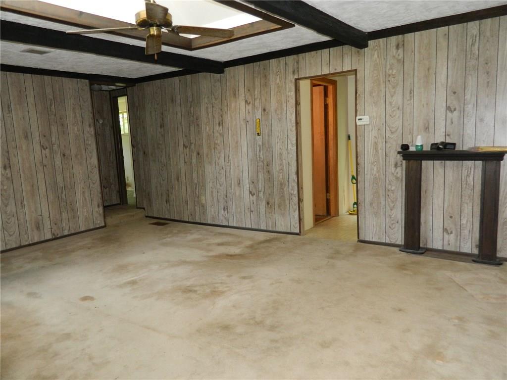 94 Trump Road Cheswick, PA 15024 - Photo 8 of 20 Living room very bright with skylight