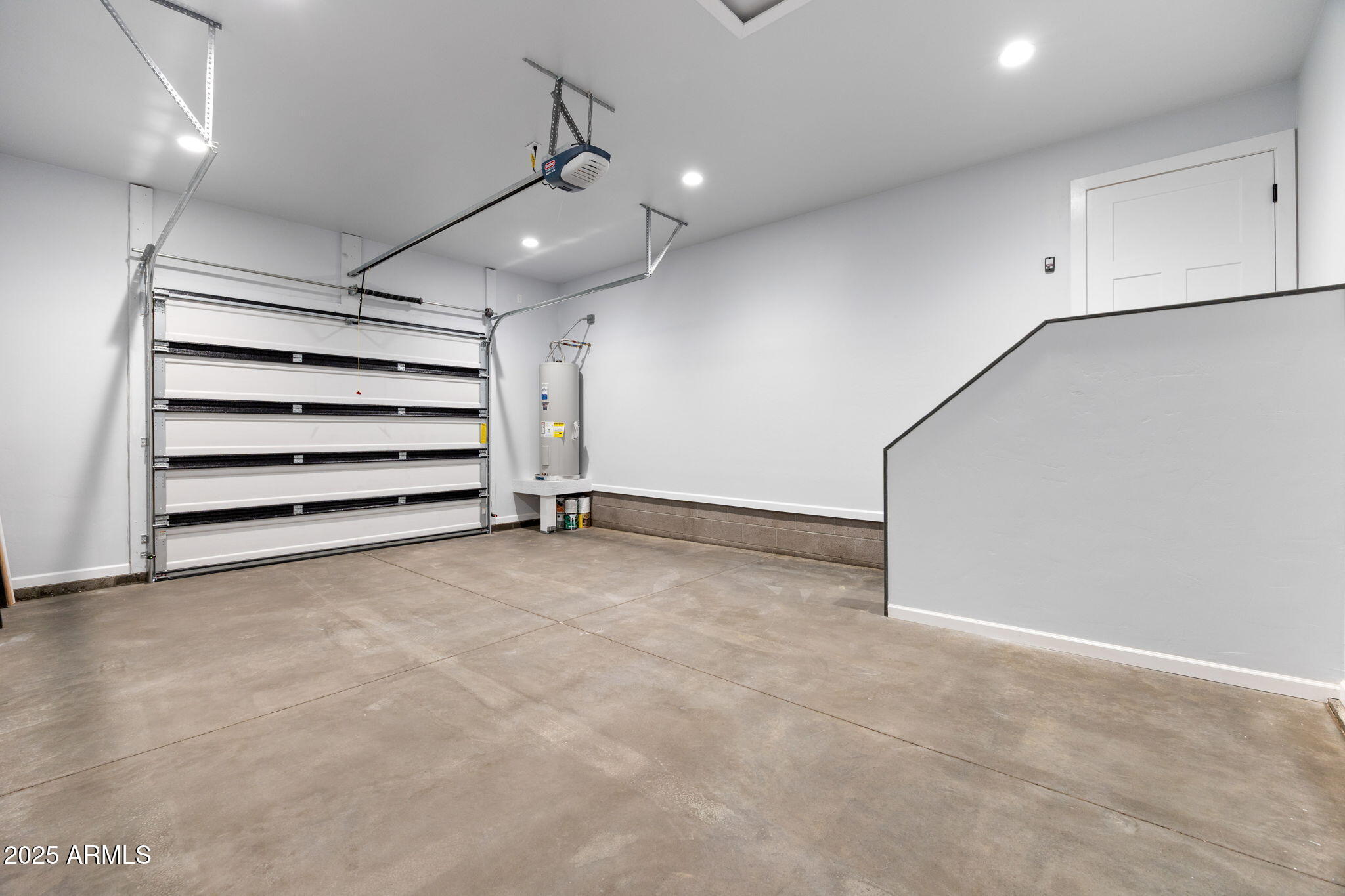 1982 Christmas Pine Road Overgaard, AZ 85933 - Photo 23 of 34 a view of an empty room with a kitchen