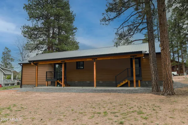 $436,500 | 1982 Christmas Pine Road, Overgaard, AZ 85933