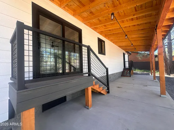$436,500 | 1982 Christmas Pine Road, Overgaard, AZ 85933