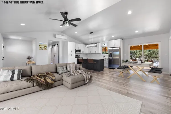 $436,500 | 1982 Christmas Pine Road, Overgaard, AZ 85933