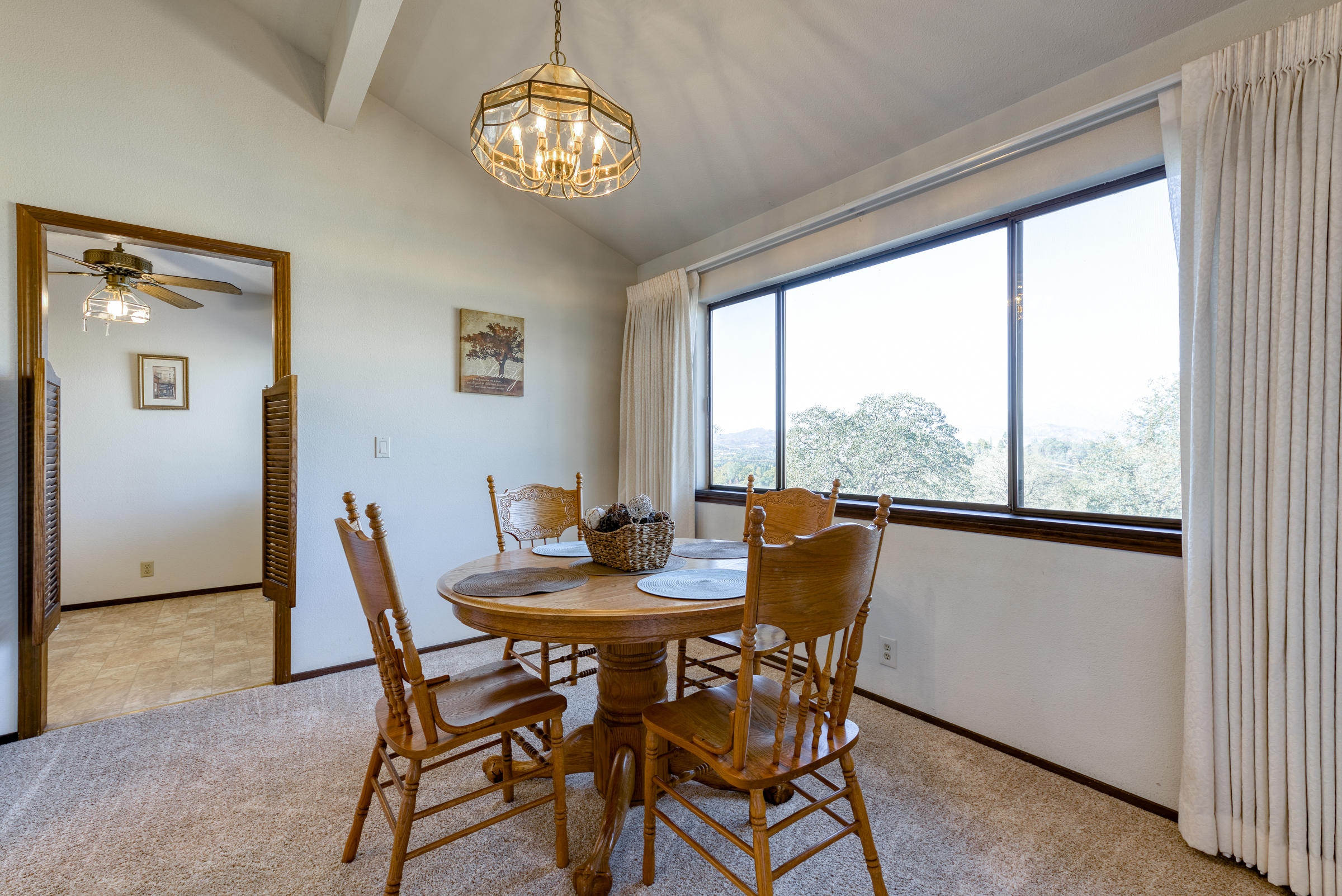 210 Ridgetop Drive Redding, CA 96003 - Photo 7 of 21 Dining room - fantastic view