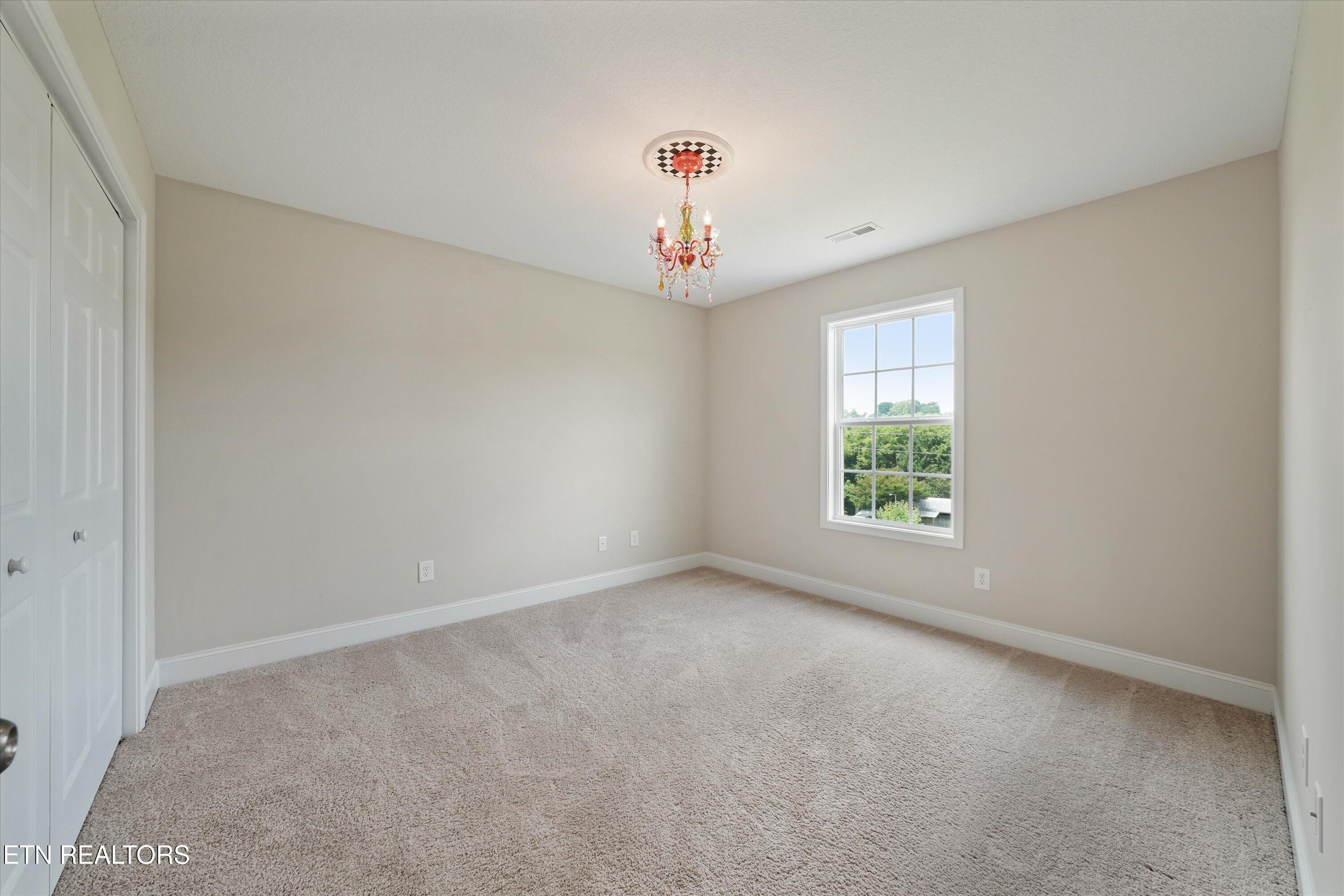 8217 Zenith Lane Powell, TN 37849 - Photo 28 of 44 28-8217 Zenith Ln 25