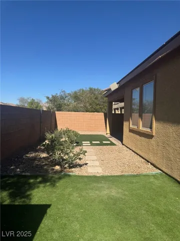 $2,275 | 1165 Bear Head Street, Henderson, NV 89011