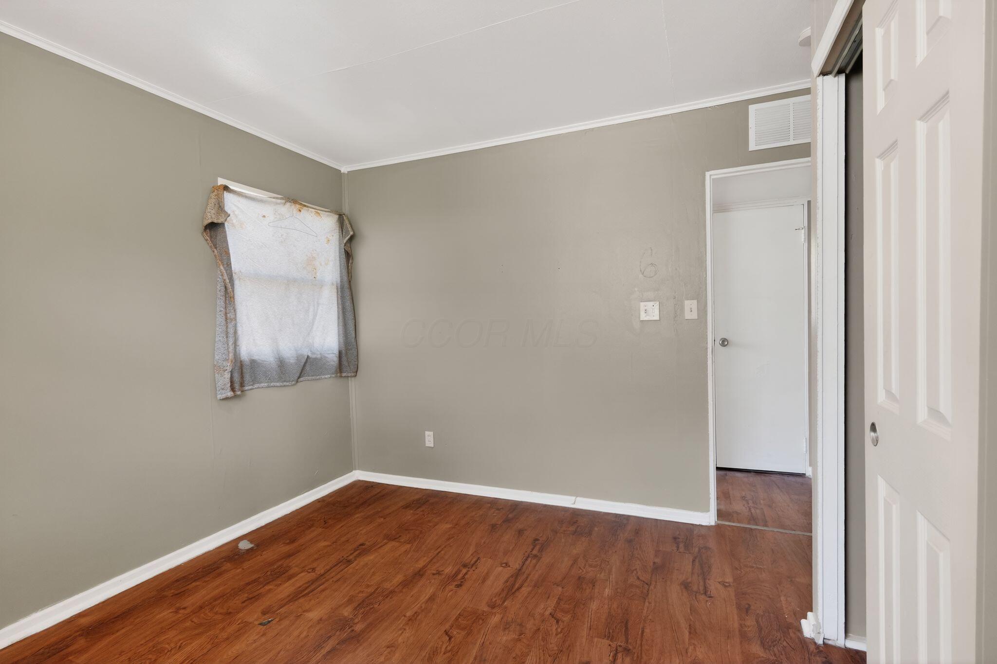 447 South Hampton Road Columbus, OH 43213 - Photo 18 of 31 18_447_S_Hampton_Rd_Columbus_OH_43213-Li