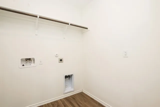 $1,900 | 110 Sophora Drive, Hutto, TX 78634