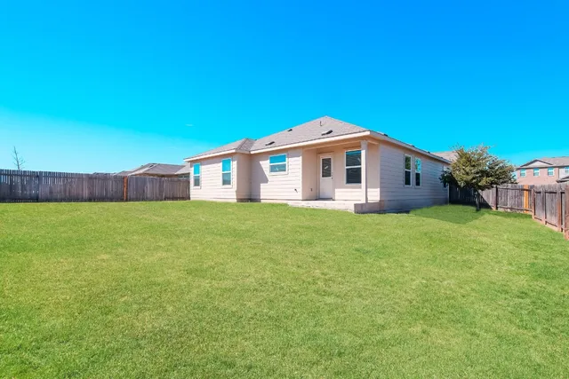 $1,900 | 110 Sophora Drive, Hutto, TX 78634