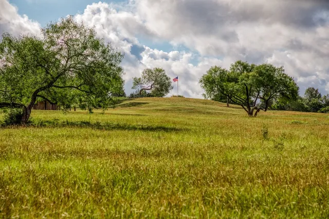 $799,000 | 515 Highway 543 Loop, West Point, TX 78963