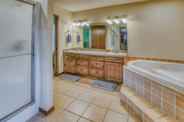 $799,000 | 515 Highway 543 Loop, West Point, TX 78963