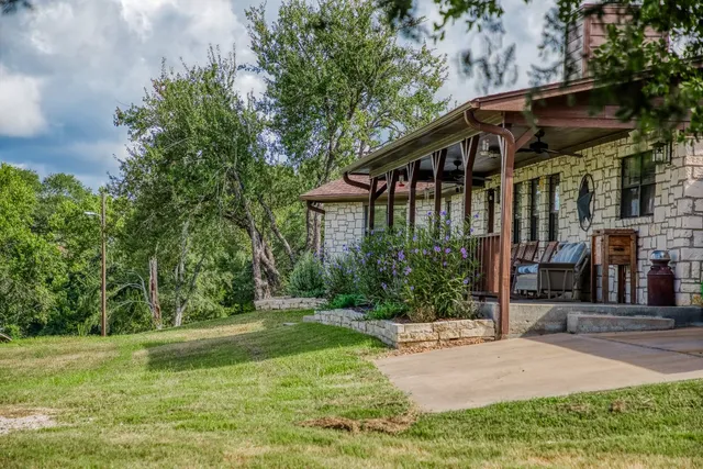 $799,000 | 515 Highway 543 Loop, West Point, TX 78963