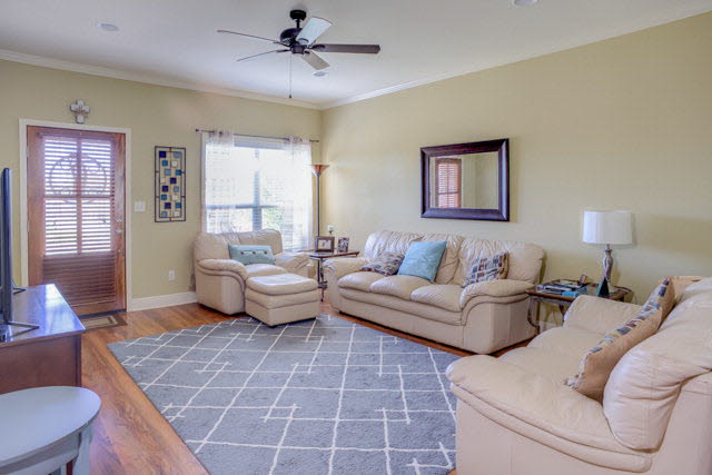 10572 Orkney Way Daphne, AL 36527 - Photo 2 of 14 Living Room