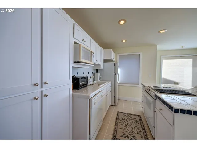 $529,000 | 505 Capes Drive, Unit 2, Oceanside, OR 97141
