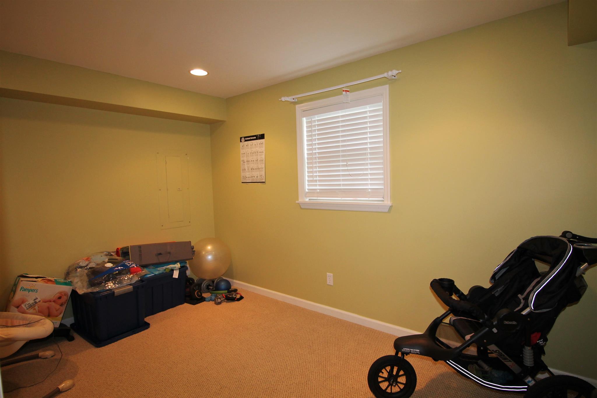 1539 West Harpeth Road Franklin, TN 37064 - Photo 24 of 30 a room with furniture and musical instruments