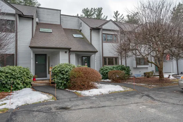 $379,900 | 11 Pondview Drive, Merrimack, NH 03054