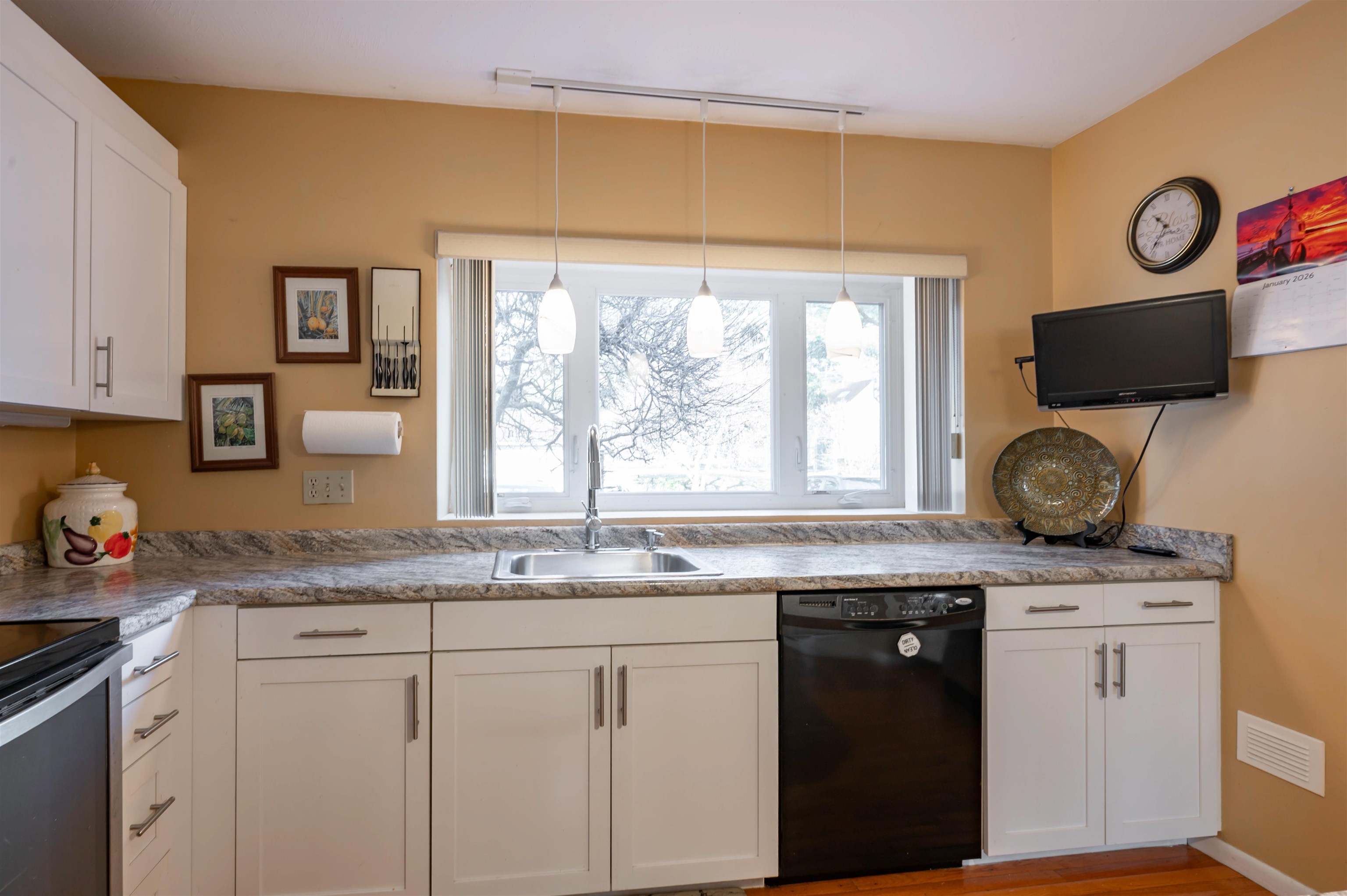 11 Pondview Drive Merrimack, NH 03054 - Photo 4 of 32