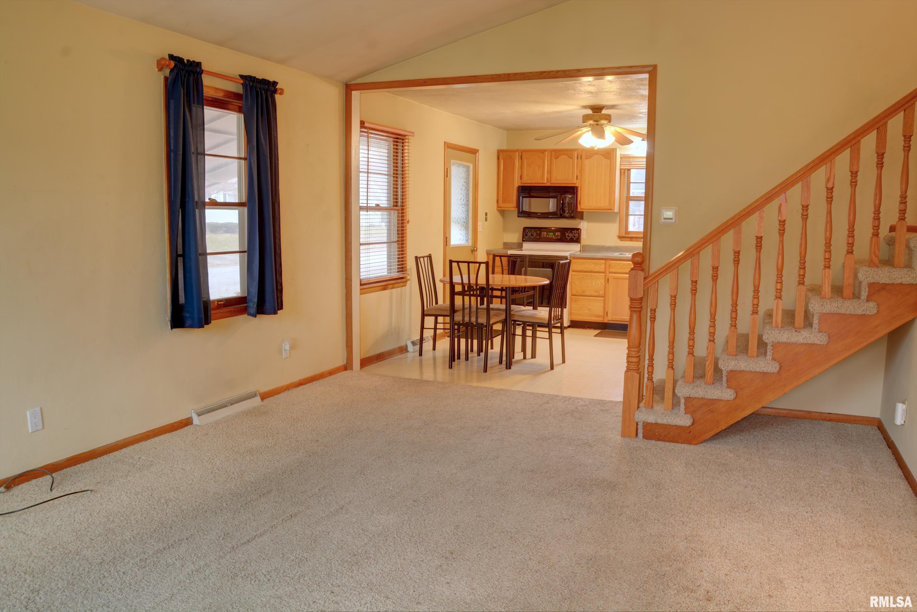 439 East Yeiser Street Macomb, IL 61455 - Photo 6 of 20