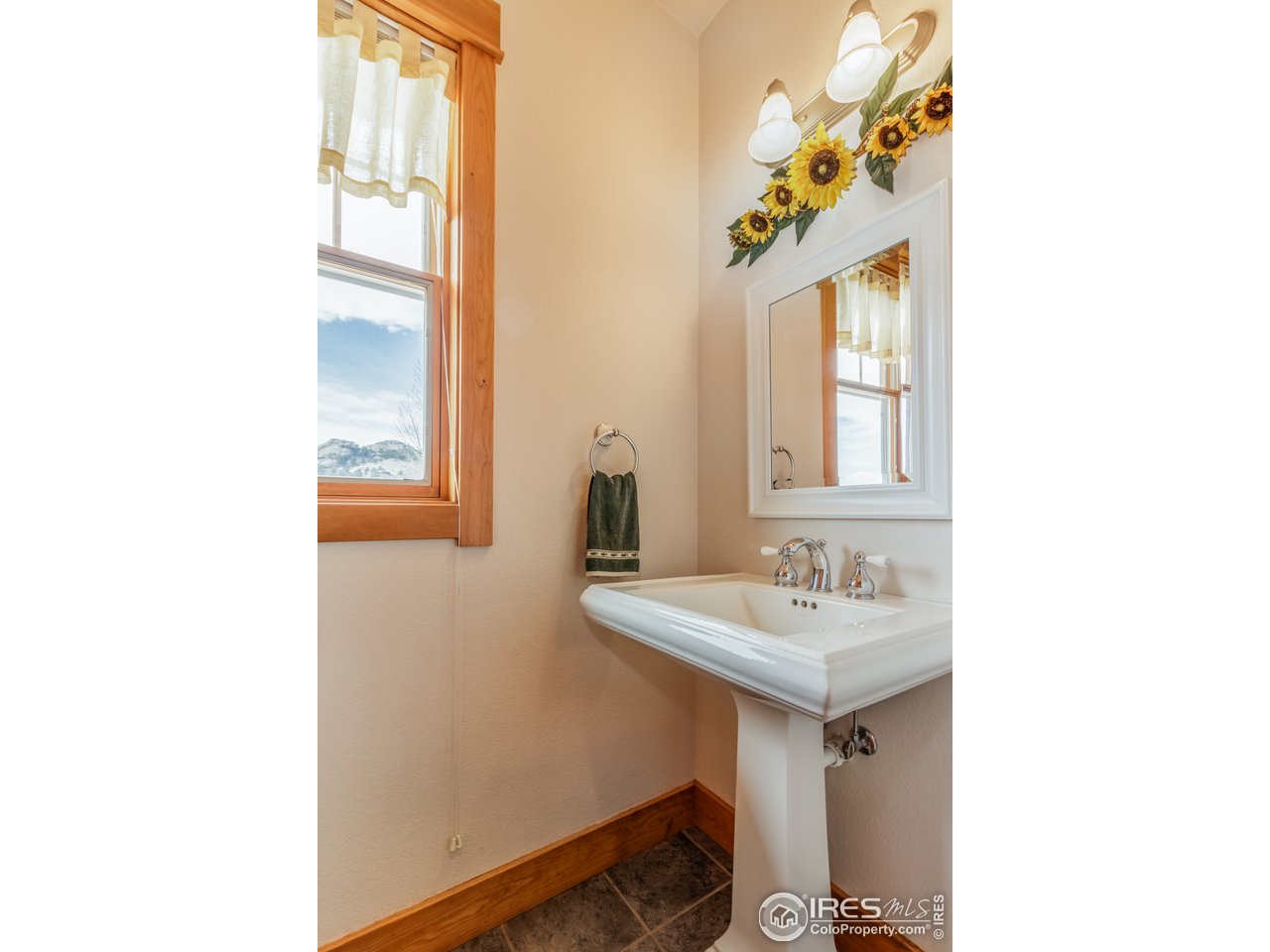 501 Blue Mountain Road Lyons, CO 80540 - Photo 23 of 29 1/2 bath