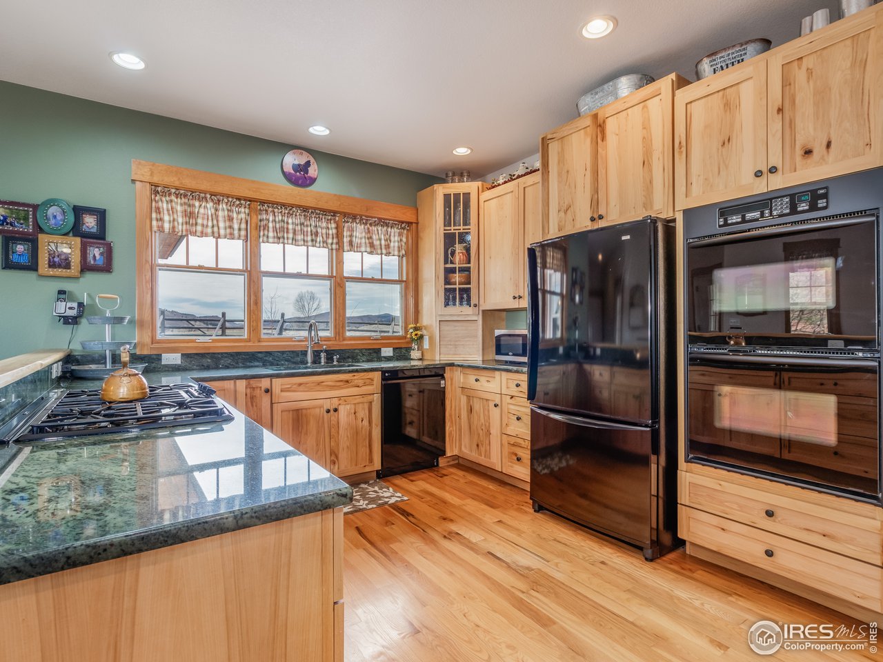 501 Blue Mountain Road Lyons, CO 80540 - Photo 5 of 29 kitchen