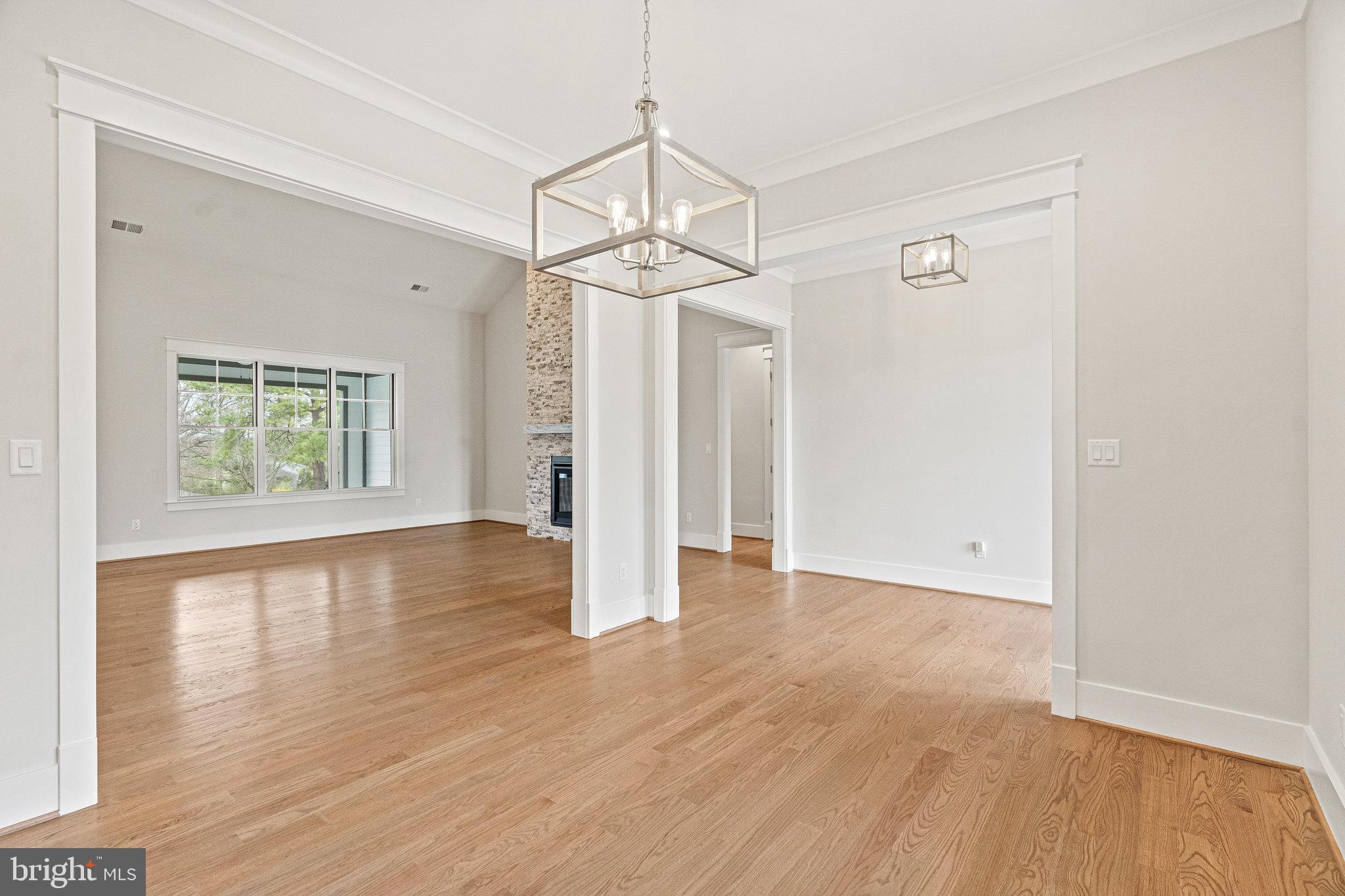 14801 Compton Road Centreville, VA 20121 - Photo 11 of 70 View into Great Room