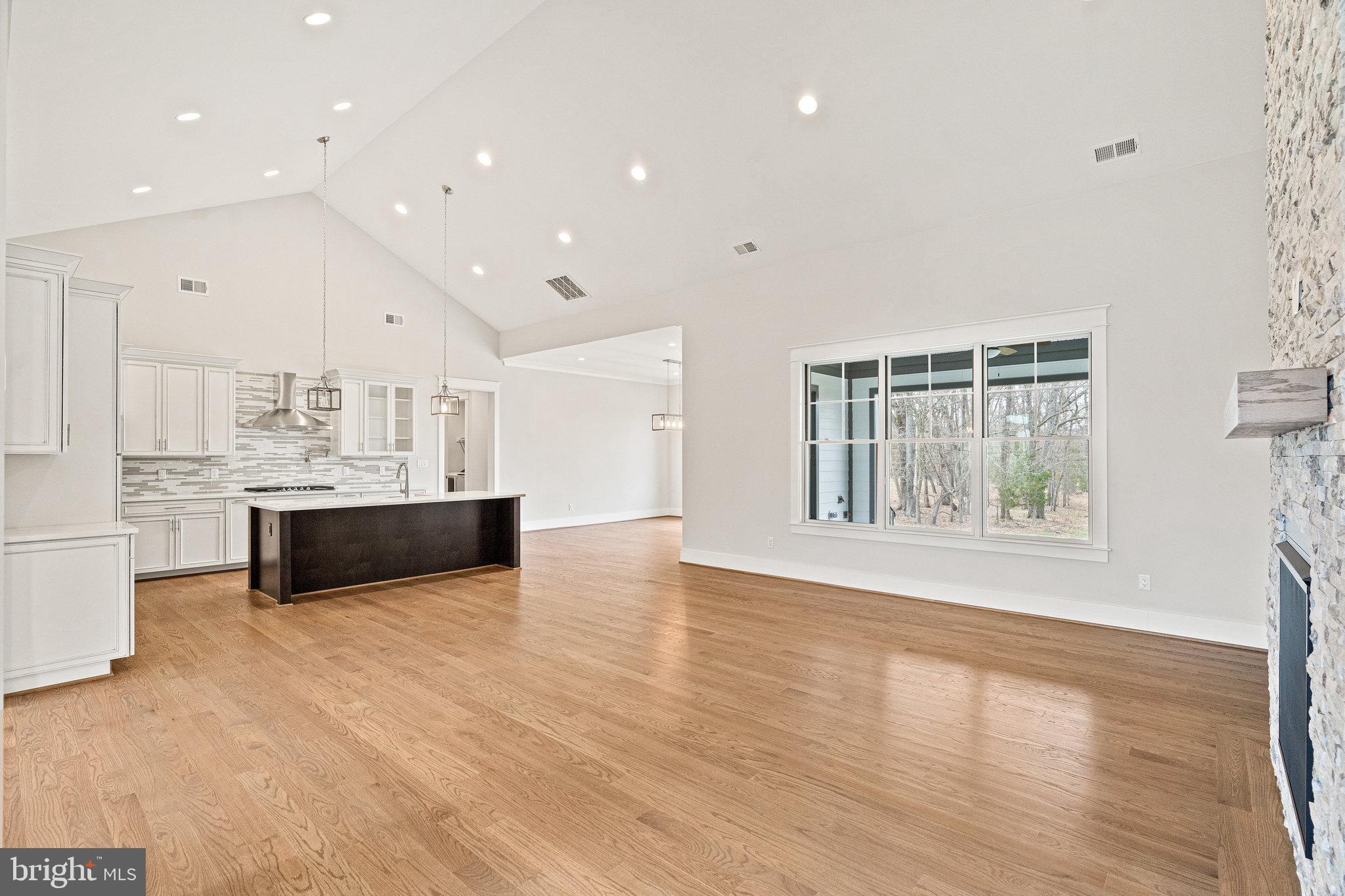14801 Compton Road Centreville, VA 20121 - Photo 12 of 70 View of Great Room / Kitchen