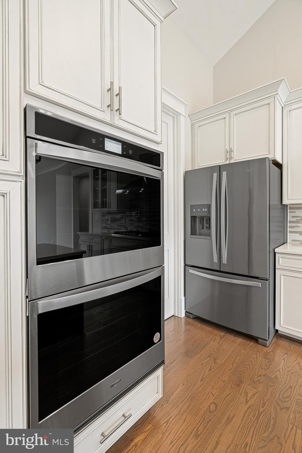 14801 Compton Road Centreville, VA 20121 - Photo 18 of 70 Stainless Whirlpool Appliances
