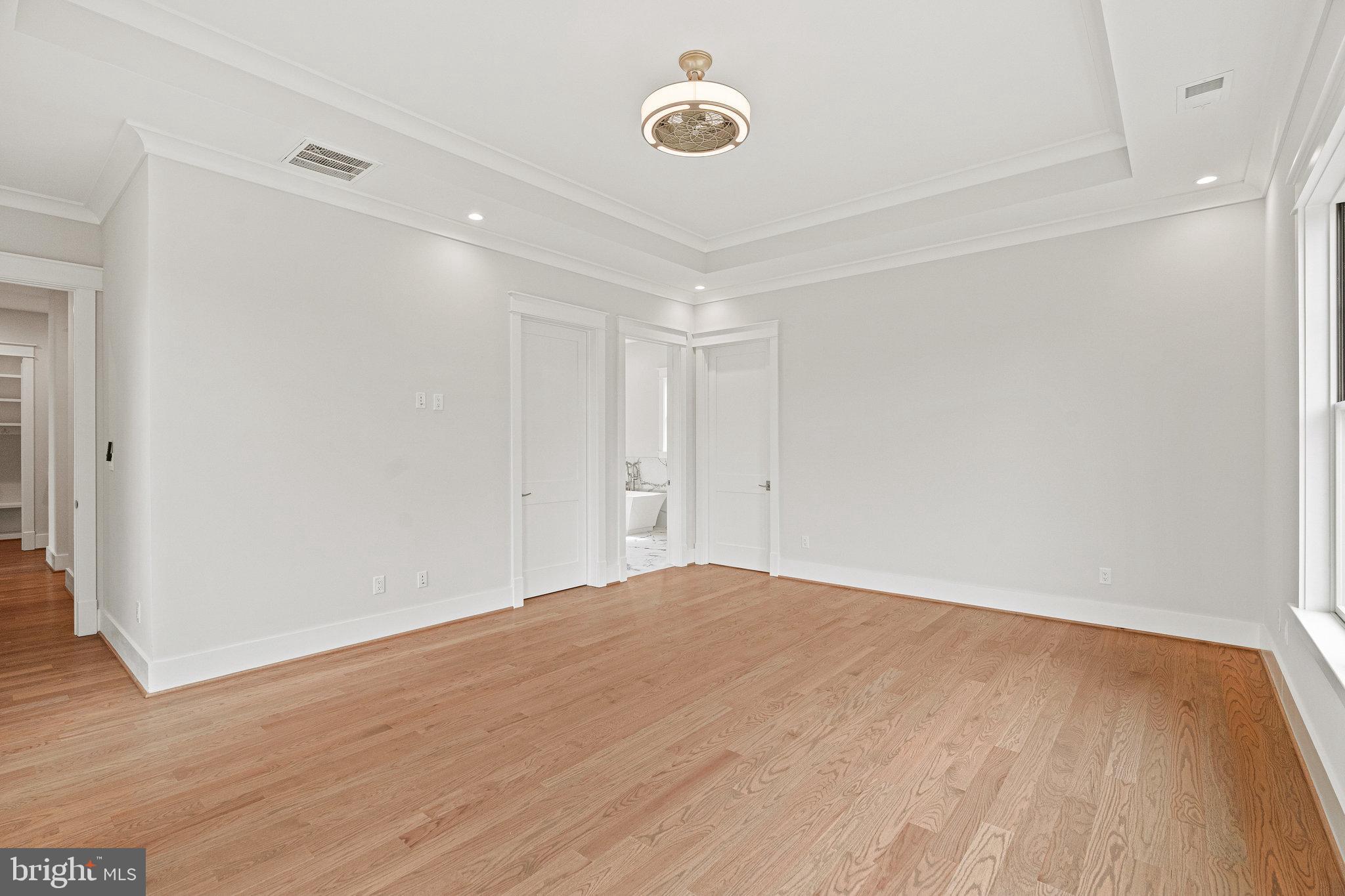 14801 Compton Road Centreville, VA 20121 - Photo 30 of 70 Primary Suite