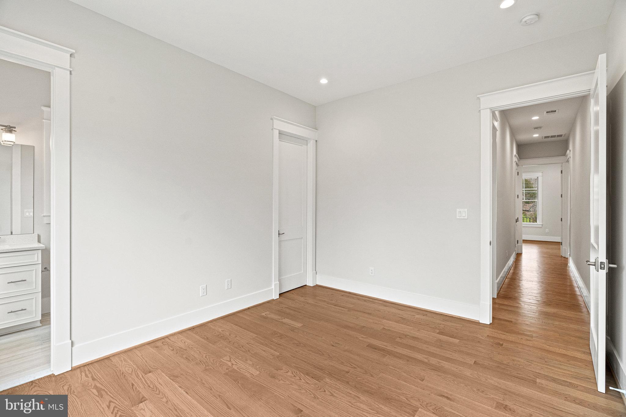 14801 Compton Road Centreville, VA 20121 - Photo 39 of 70 Bedroom 2 Suite w/Walk In Closet