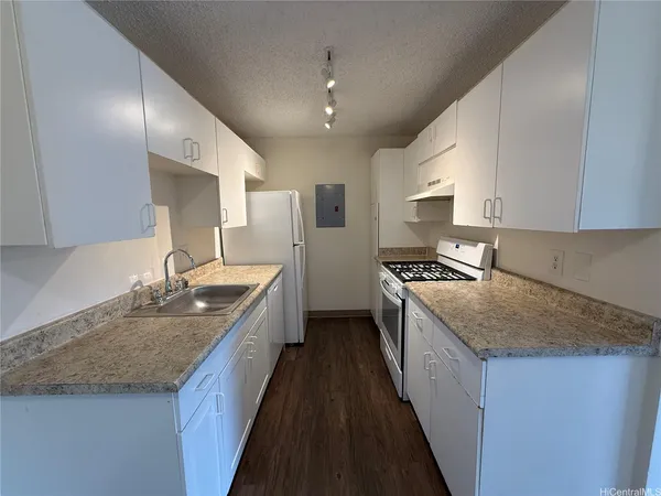 $2,400 | 91-1309 Puamaeole Street, Unit 35T, Ewa Beach, HI 96706