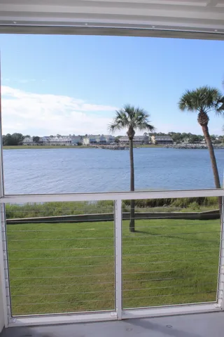 $450,000 | 17 West Mariners Cay Drive, Folly Beach, SC 29439