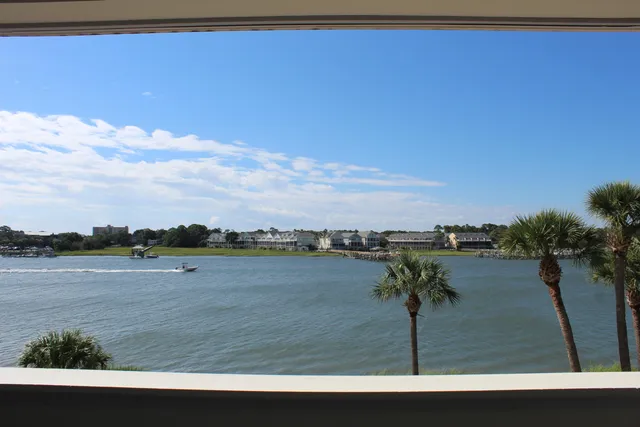 $450,000 | 17 West Mariners Cay Drive, Folly Beach, SC 29439