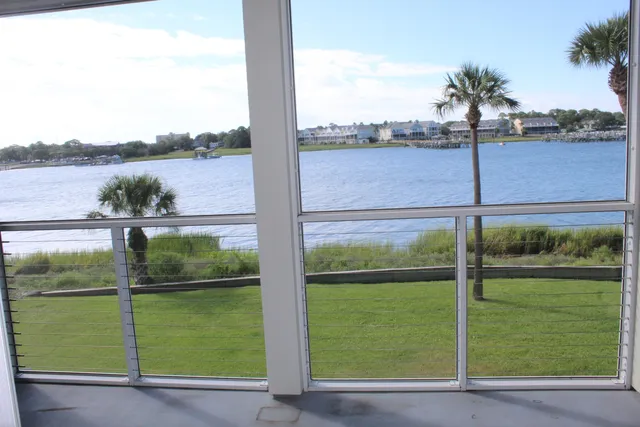 $450,000 | 17 West Mariners Cay Drive, Folly Beach, SC 29439