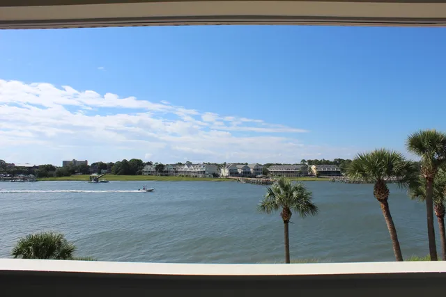 $450,000 | 17 West Mariners Cay Drive, Folly Beach, SC 29439