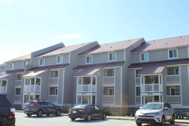 $450,000 | 17 West Mariners Cay Drive, Folly Beach, SC 29439