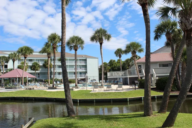 $450,000 | 17 West Mariners Cay Drive, Folly Beach, SC 29439