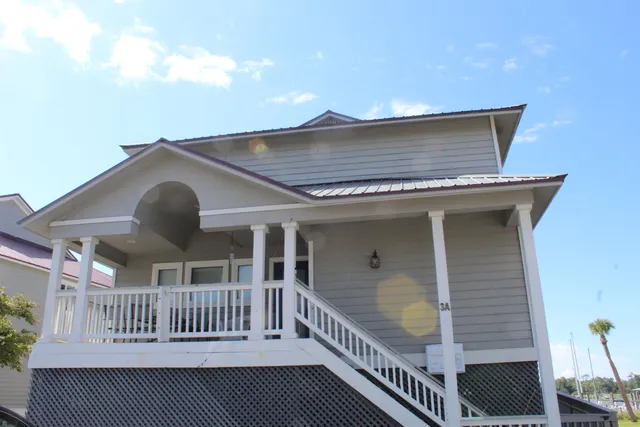 $450,000 | 17 West Mariners Cay Drive, Folly Beach, SC 29439