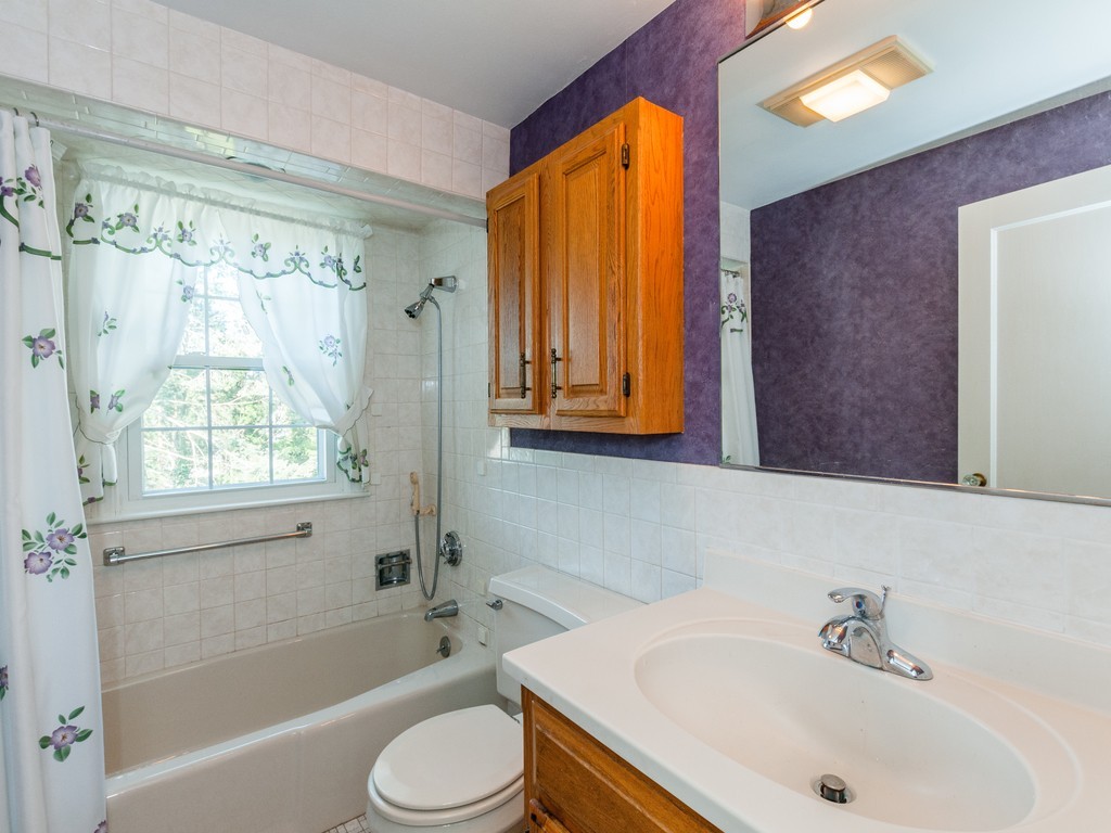 111 Brewster Road Waltham, MA 02451 - Photo 10 of 27