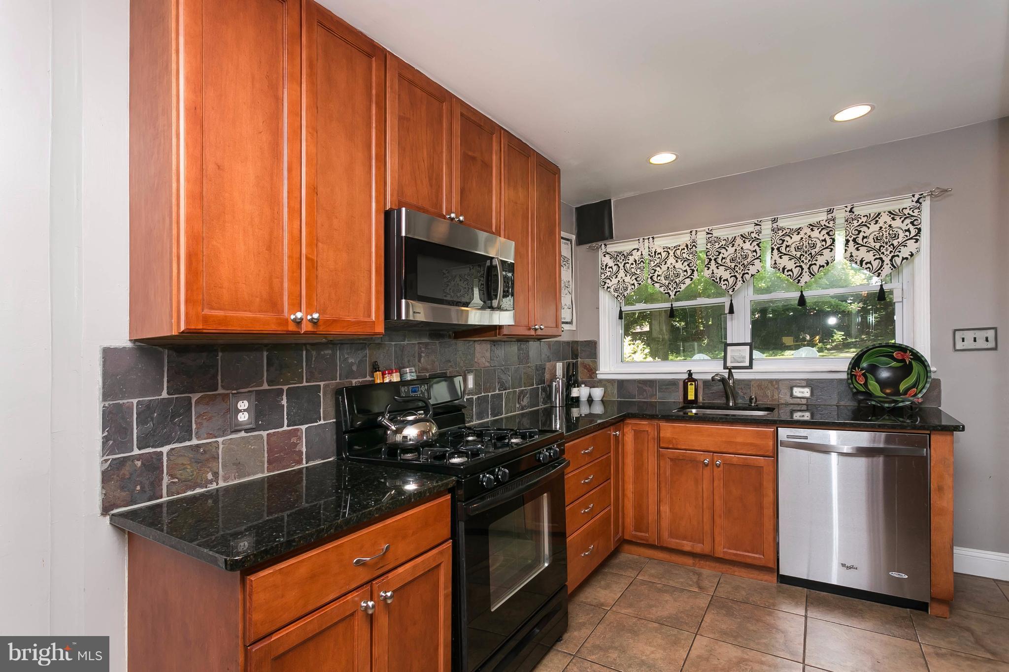 806 Weatherbee Road Towson, MD 21286 - Photo 9 of 30 Kitchen