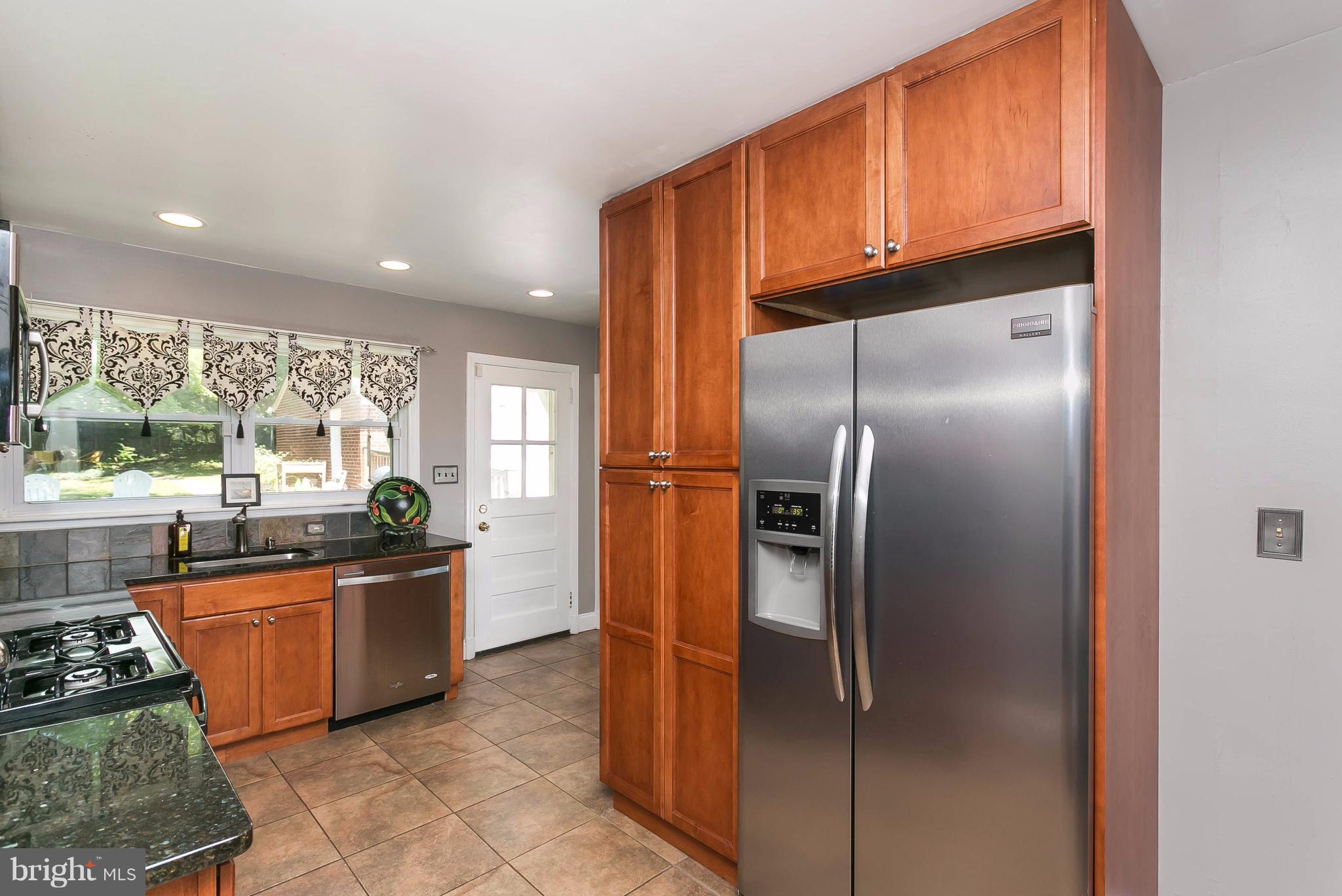 806 Weatherbee Road Towson, MD 21286 - Photo 10 of 30 Kitchen