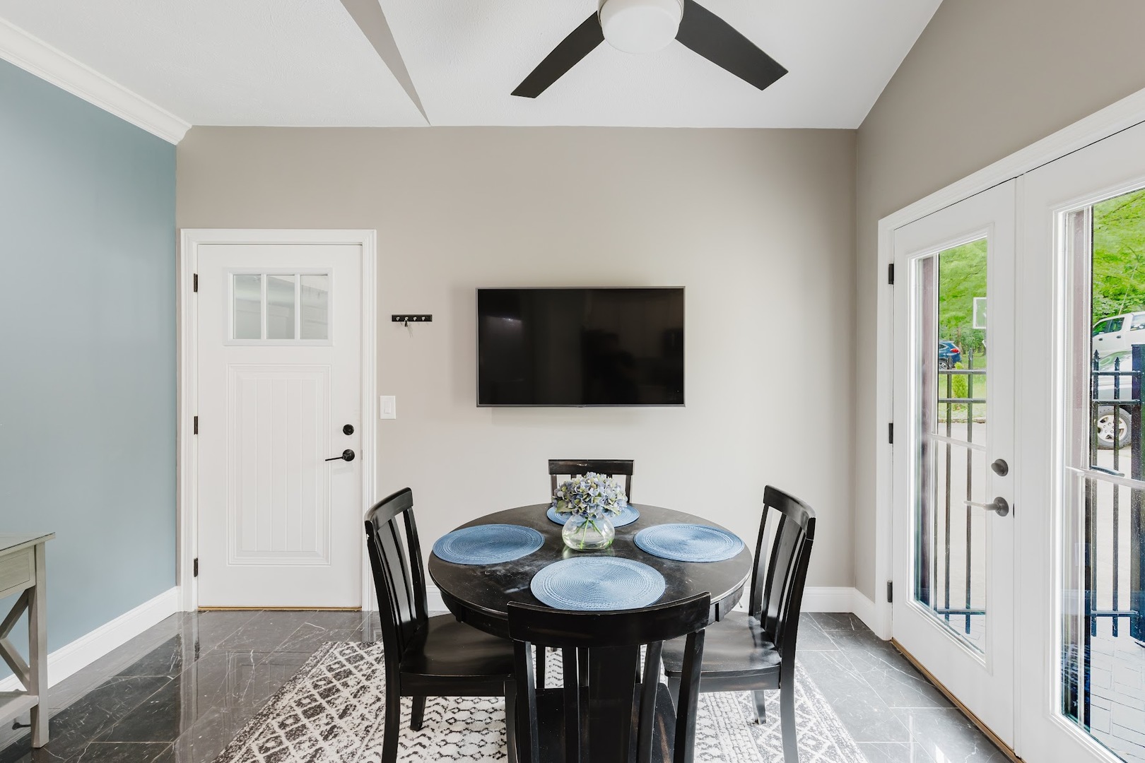 12225 Pebble Point Road Marion, IL 62959 - Photo 27 of 88 a view of a dining room with furniture and wooden floor