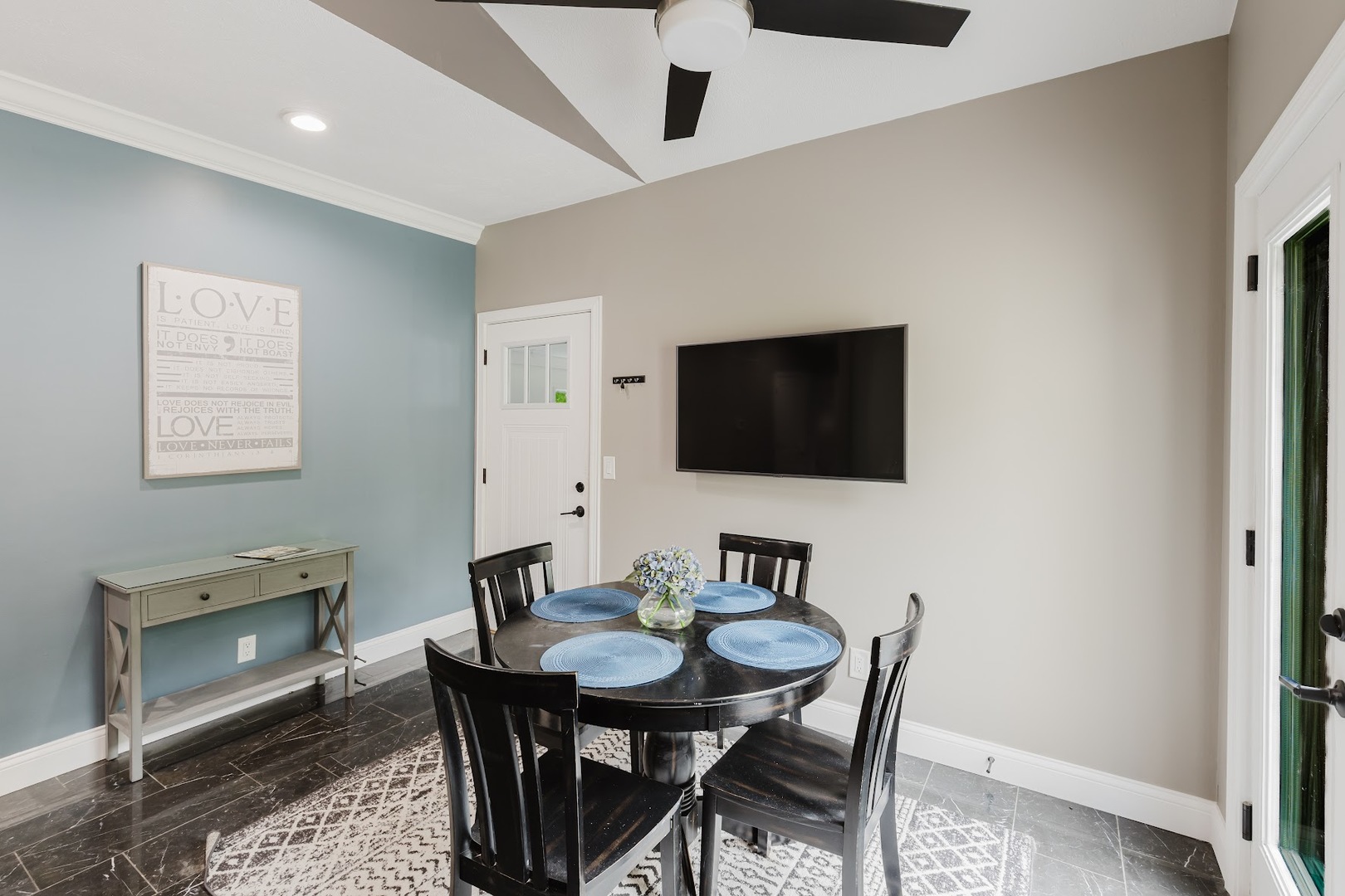 12225 Pebble Point Road Marion, IL 62959 - Photo 29 of 88 a view of a livingroom with furniture and a flat screen tv