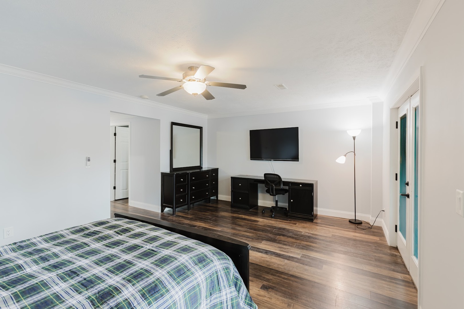 12225 Pebble Point Road Marion, IL 62959 - Photo 47 of 88 a bedroom with a bed and a flat screen tv