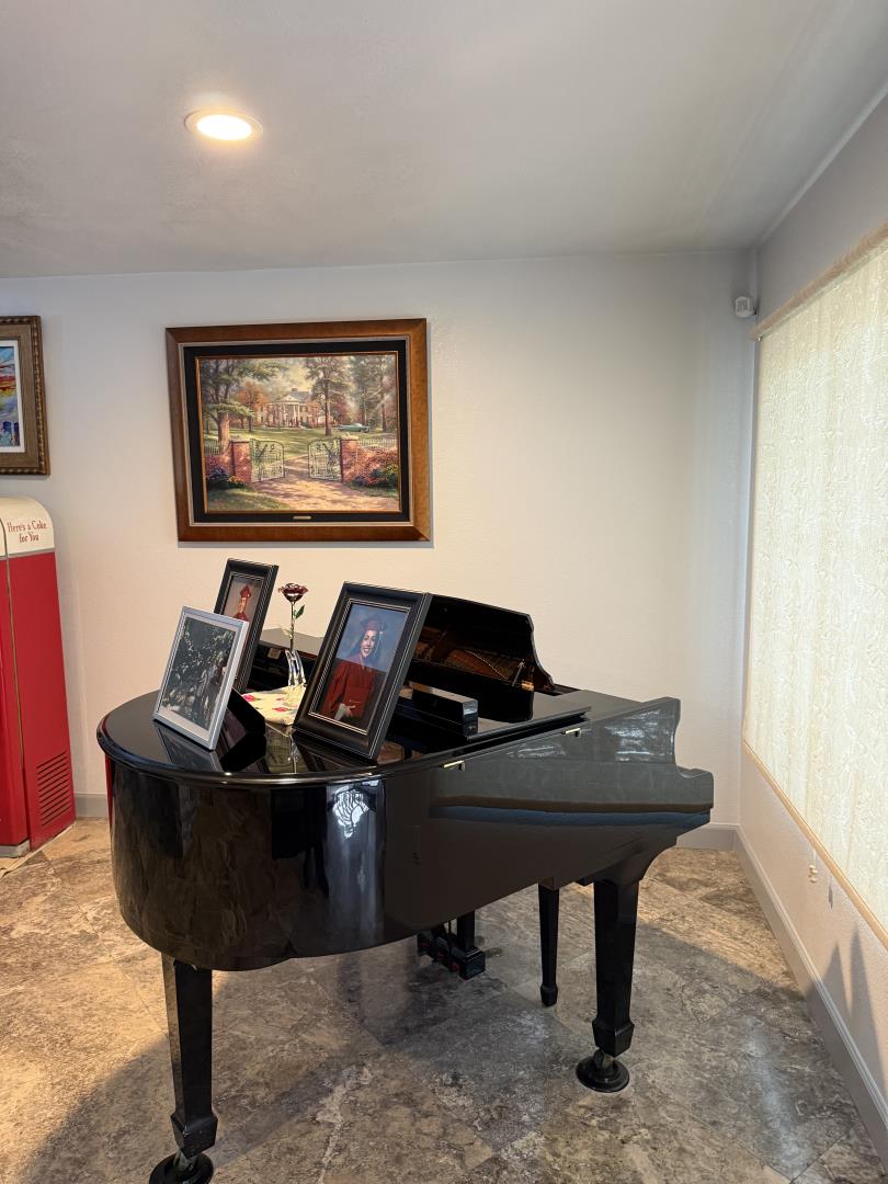 3208 Silver Ridge Court Oceanside, CA 92058 - Photo 7 of 19