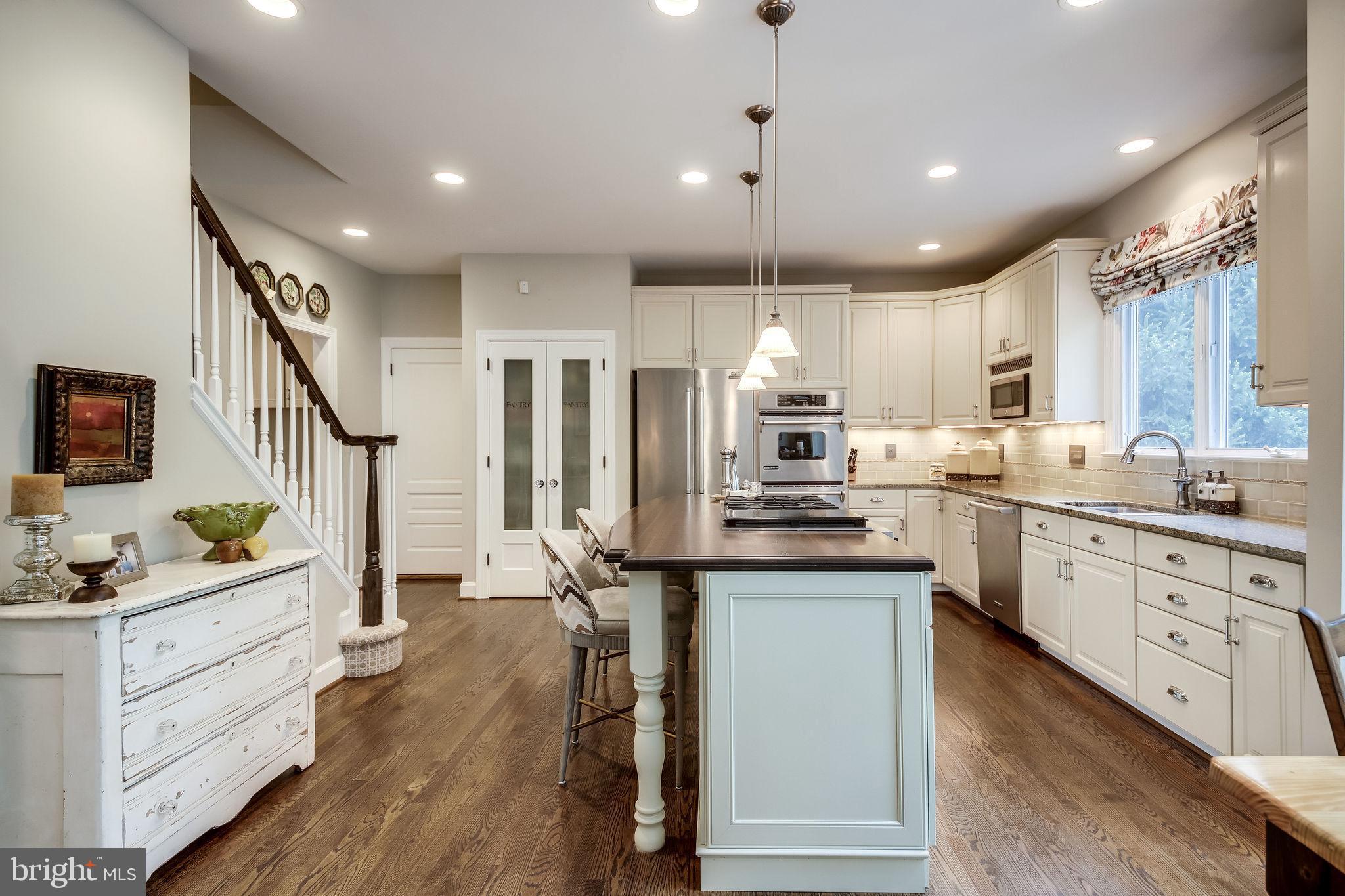 1159 B Fieldview Drive Reston, VA 20194 - Photo 23 of 67 Secondary staircase