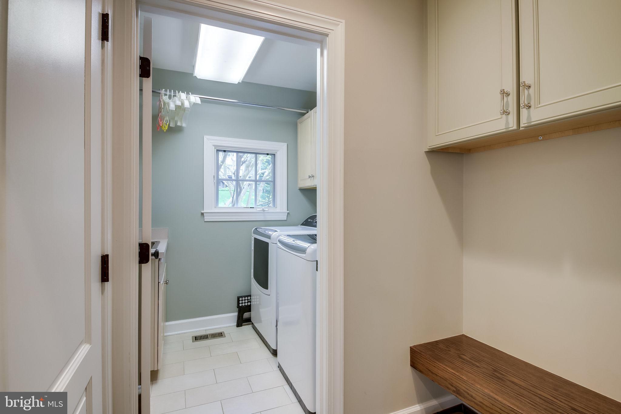 1159 B Fieldview Drive Reston, VA 20194 - Photo 30 of 67 Mudroom area