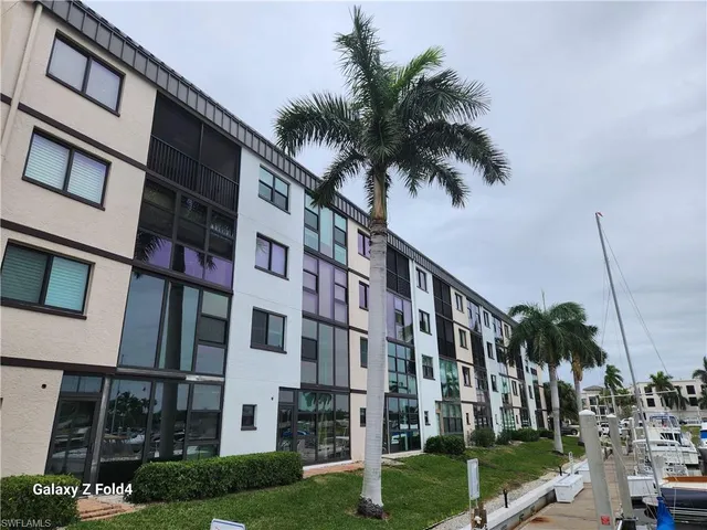 $5,800 | 805 River Point Drive, Unit C307, Naples, FL 34102