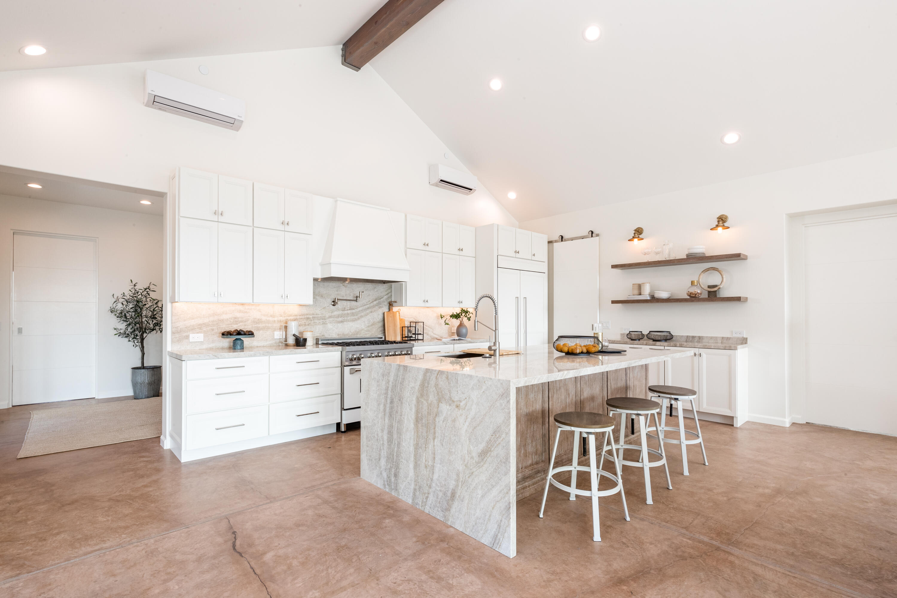 119 Hollister Ranch Road, Unit 1 Goleta, CA 93117 - Photo 5 of 41 a kitchen with a table and chairs in it