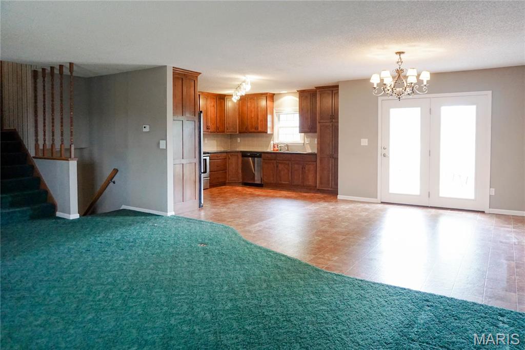 1502 Independence Road Rolla, MO 65401 - Photo 9 of 29